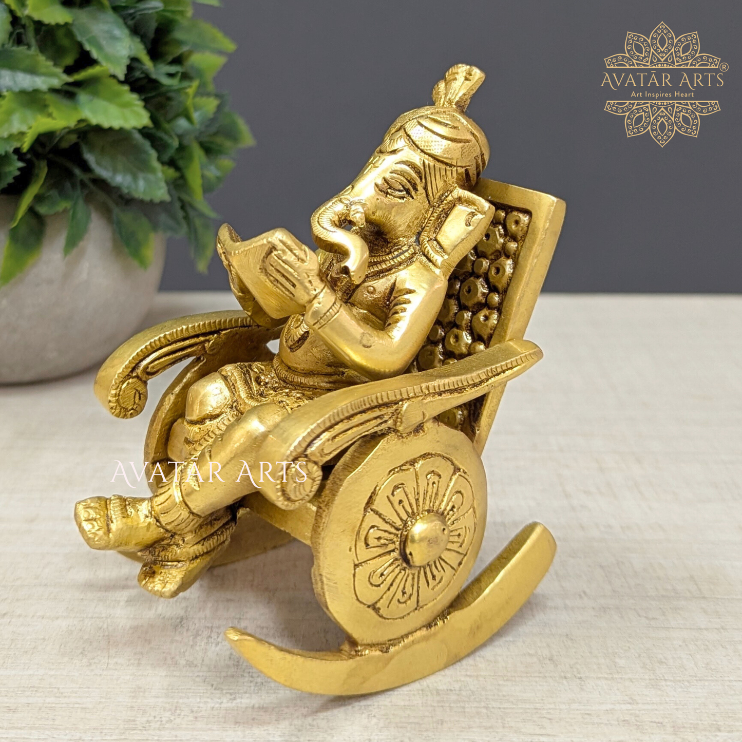 Rocking Chair Ganesha / Vidya Ganpathi