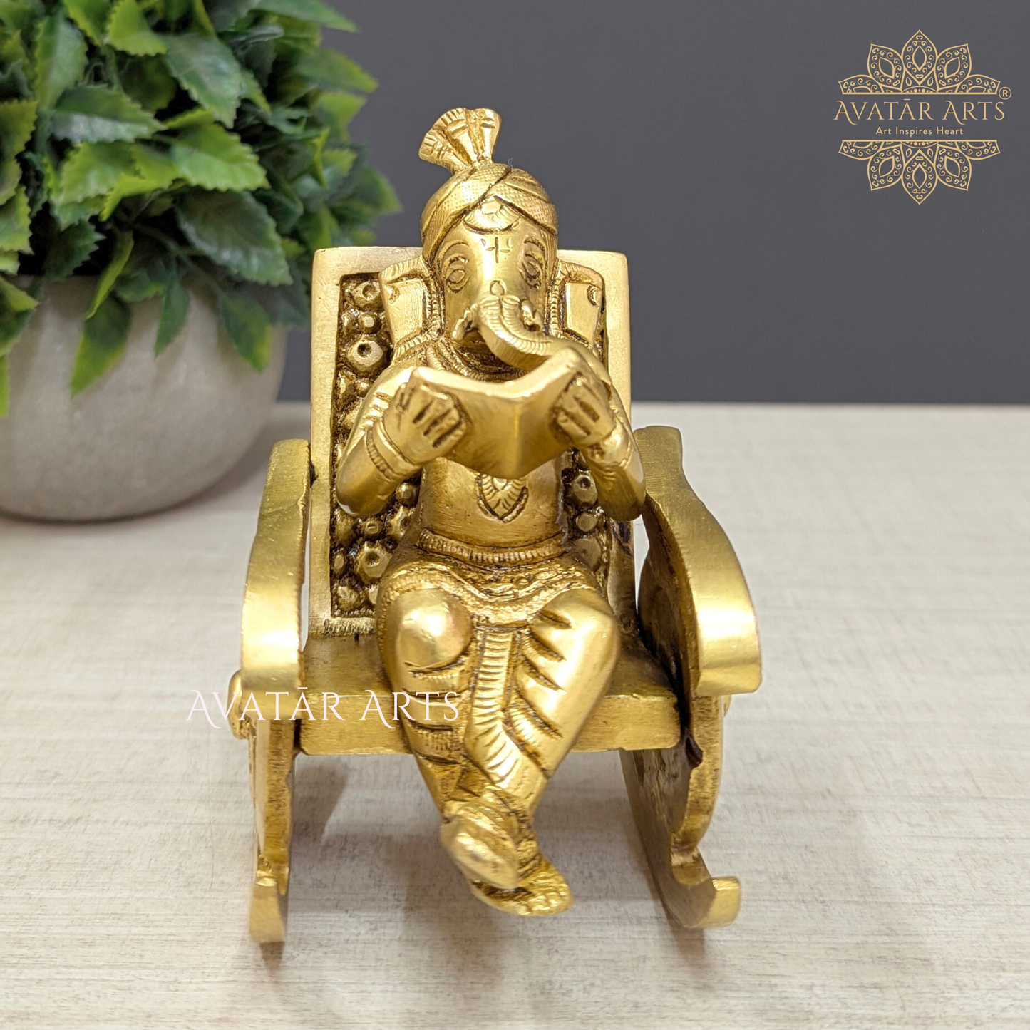 Rocking Chair Ganesha / Vidya Ganpathi