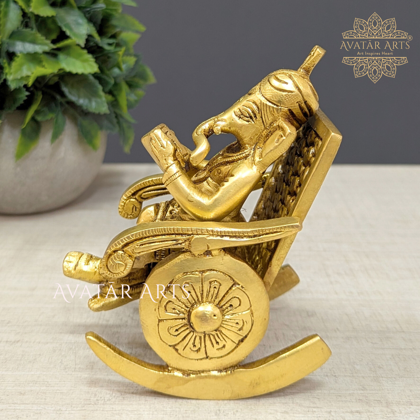 Rocking Chair Ganesha / Vidya Ganpathi