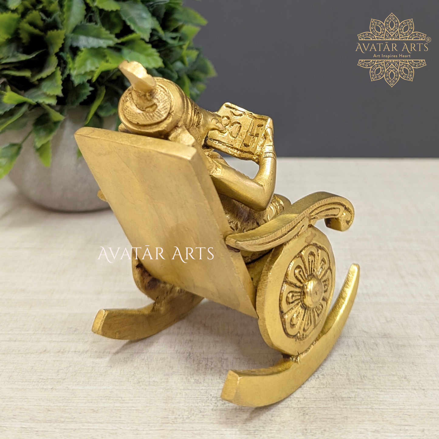 Rocking Chair Ganesha / Vidya Ganpathi